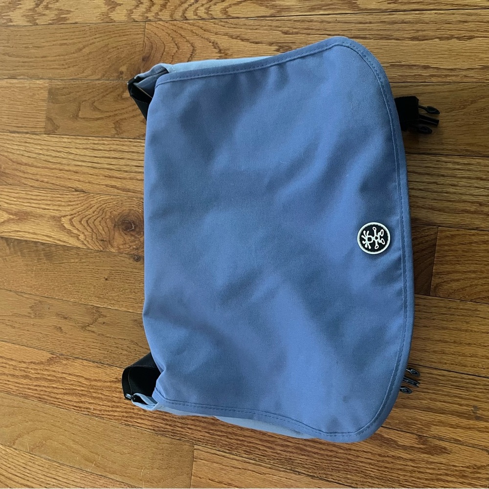 Crumpler considerable embarrassment laptop messenger bag